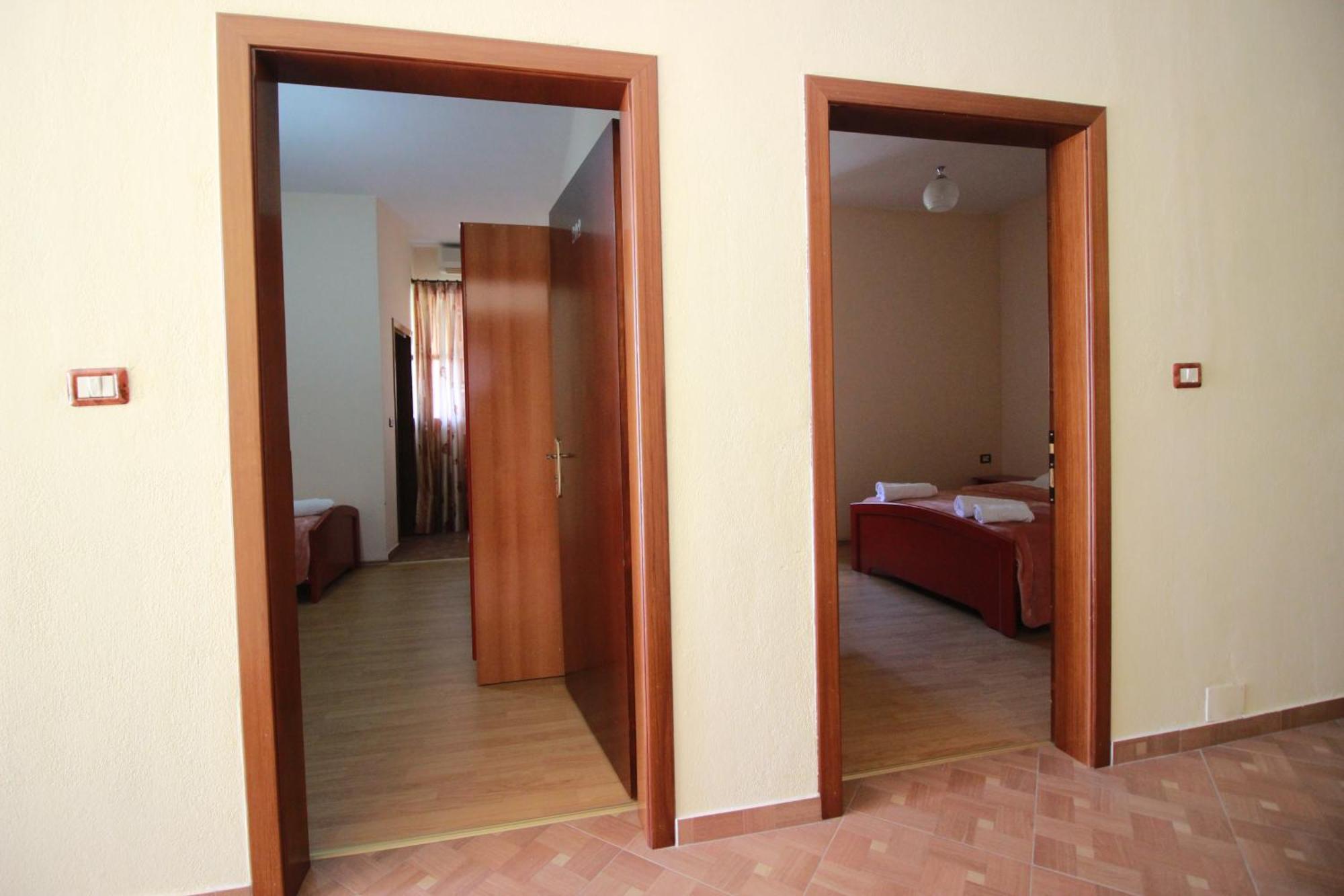Hotel Restorant Viktoria 3*